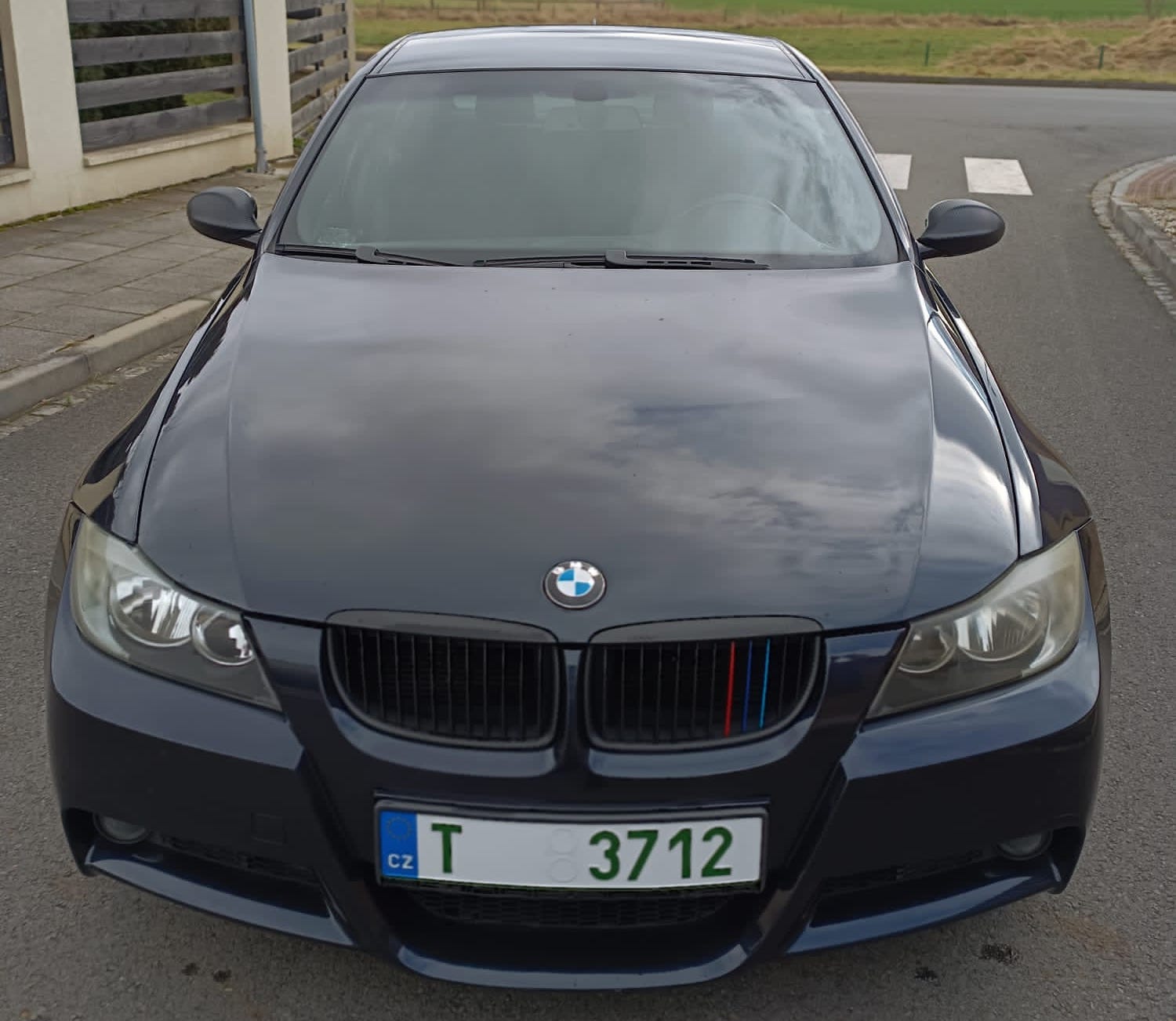 bmw-e90-320i-127kw-od-hanzos-2-min